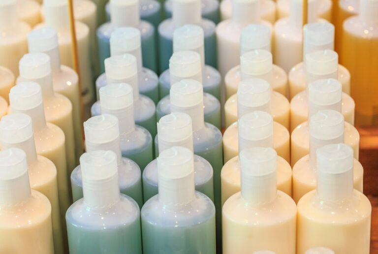 bouteilles de shampooing